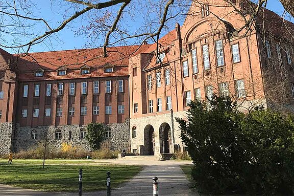 Außenansicht Primo-Levi-Gymnasium