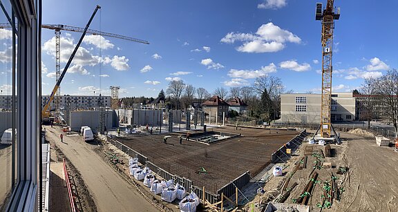 Weitblick auf Baustelle