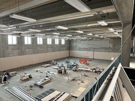Innenansicht Baustelle Turnhalle Gymnasium Schulstraße