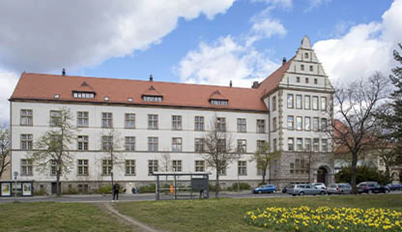 Ansicht des Friedrich Engels Gymnasium im Stadteil Reinickendorf