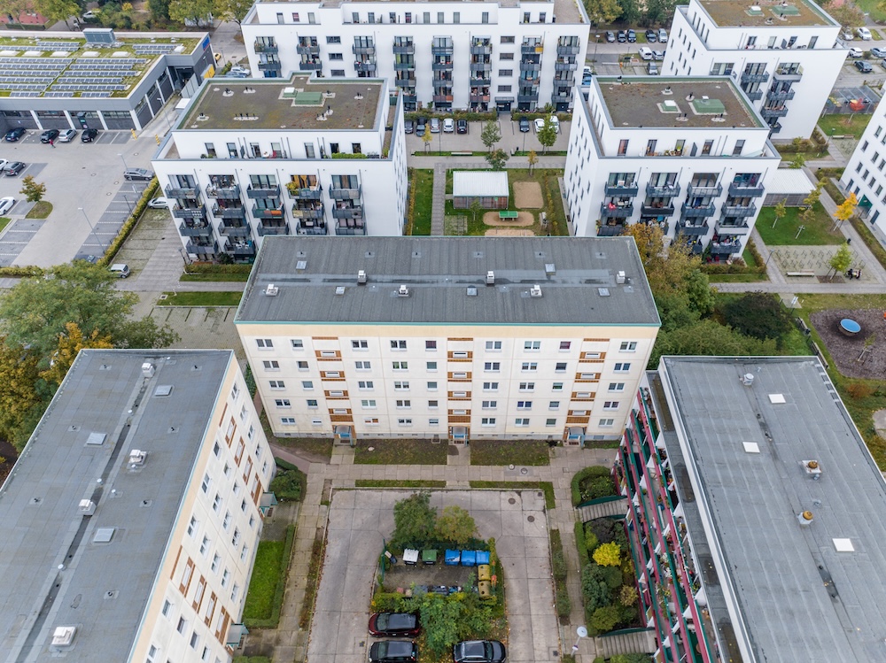 Blick von oben auf das Areal und den Innenhof