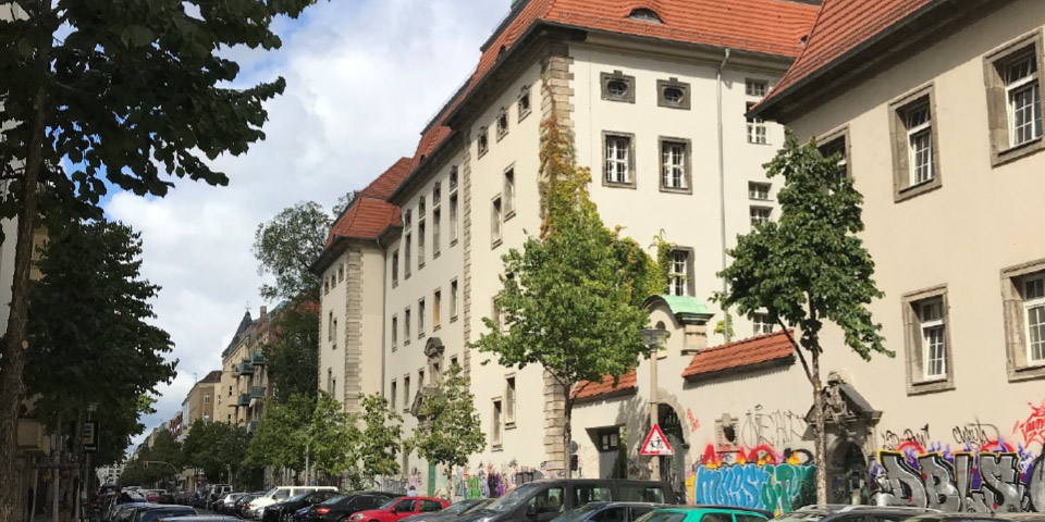 Außenansicht vom Heinrich-Hertz-Gymnasium