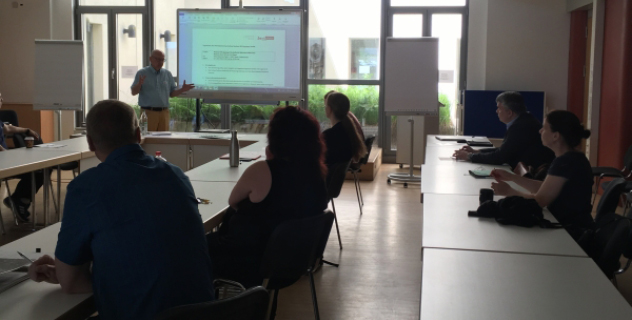 Menschen bei einem Meeting