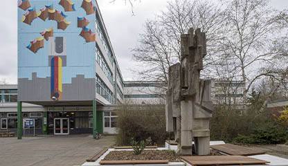 Bild – Ansicht des Georg Buechner Gymnasium in Tempelhof